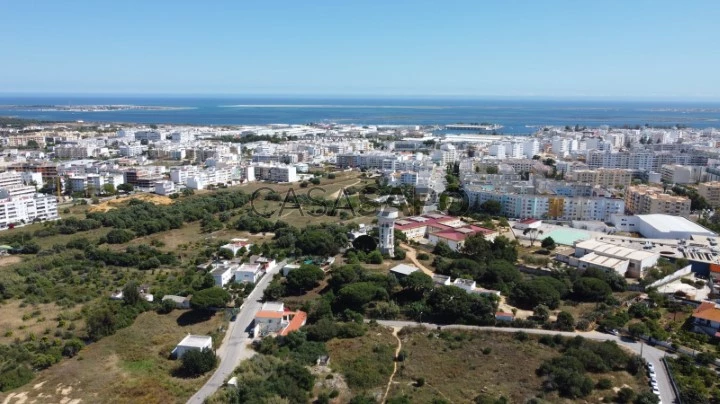 Lote inserido num loteamento aprovado para moradia em banda V4, Olhão, Algarve