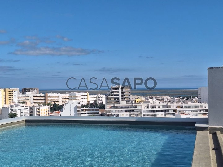 Apartamento T4, vista mar, amplas varandas, piscina e ginásio na cobertura, Faro, Algarve