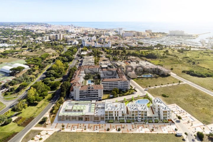 Apartamentos T2, condomínio com piscina, perto da praia, Vilamoura, Algarve