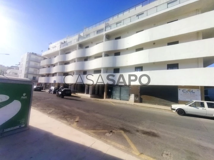 Apartamento T2, centro, condomínio fechado com piscina, Olhão, Algarve