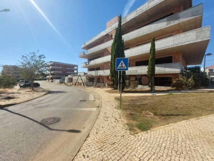 Apartamento T3 em zona residencial tranquila, entre Alvor e Portimão, Algarve
