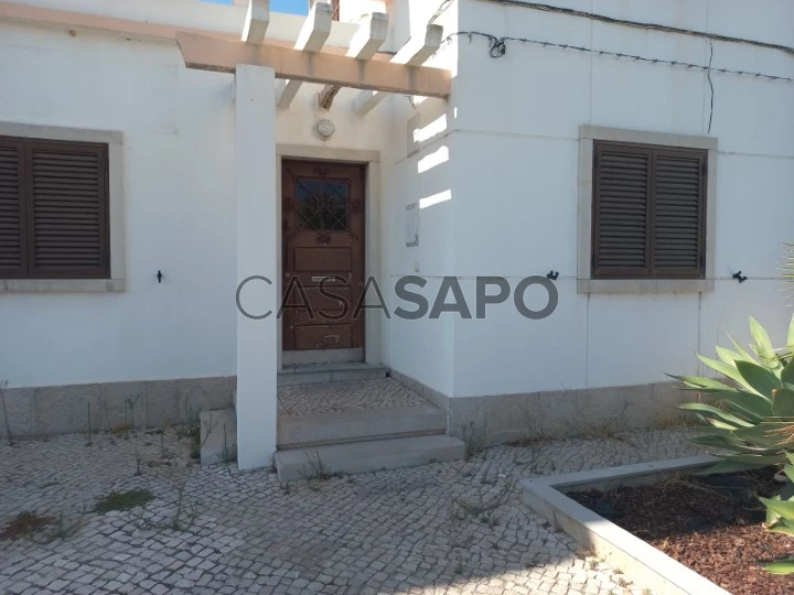 Moradia T5 Duplex para alugar em Faro