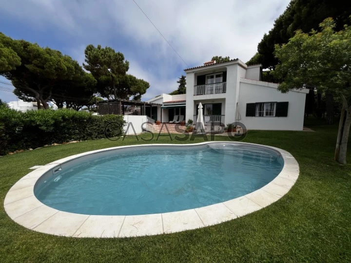 Classic architecture villa with swimming pool in central Vilamoura, exterior view