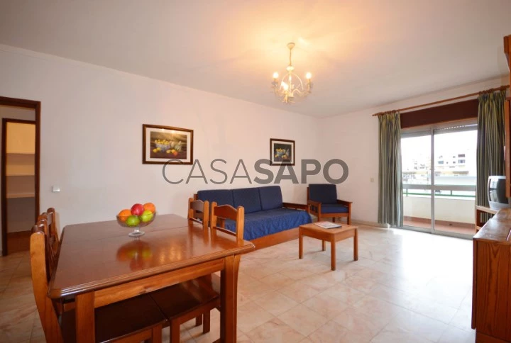 2 bedroom apartment furnished in Quarteira, living room