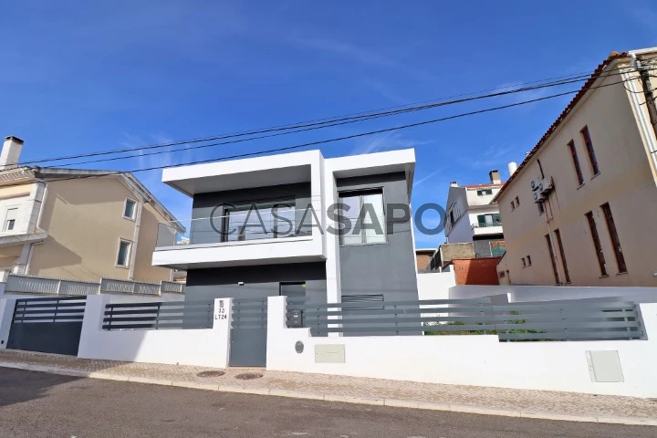 Apartamento T3 Duplex para alugar em Odivelas