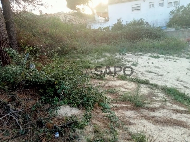 Terreno para comprar em Almada