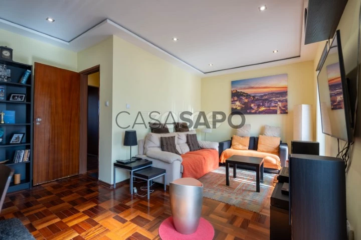 Apartamento T2 para comprar na Amadora