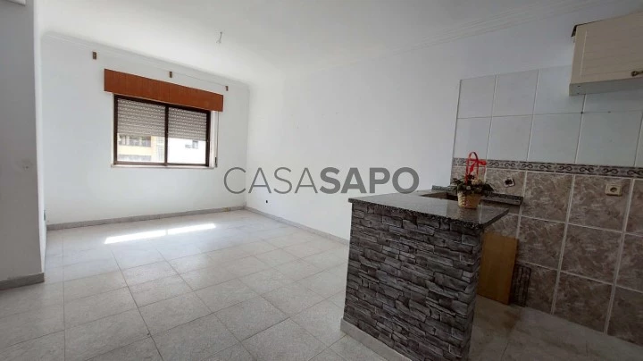 Apartamento T1+1 para comprar em Sintra
