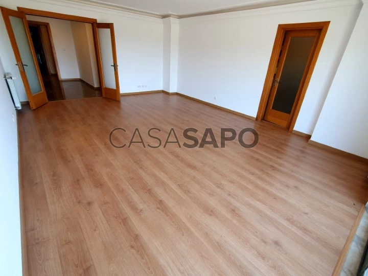 Apartamento T3 para alugar na Amadora