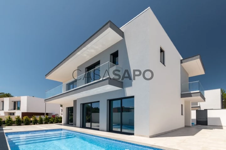 Moradia T4 Duplex para comprar em Cascais