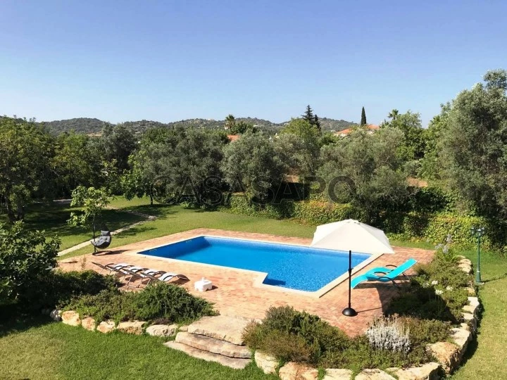 Holiday-Villa-V4-with-piscine privée-goldenproperties