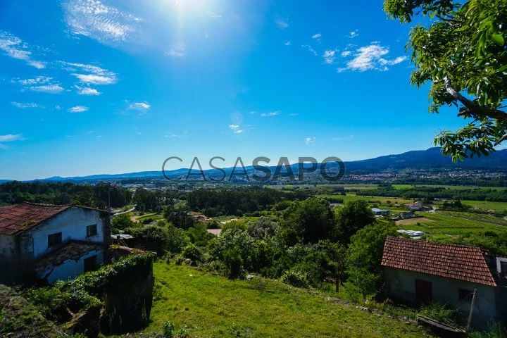 House to recover, for sale, in Ganfei, Valença