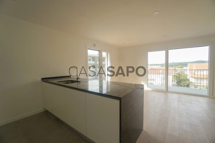 3 bedroom flat with terrace, for sale, next to the village of Monção