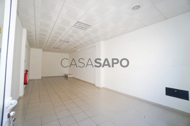 Store for sale, with good location in Monção and Troviscoso.