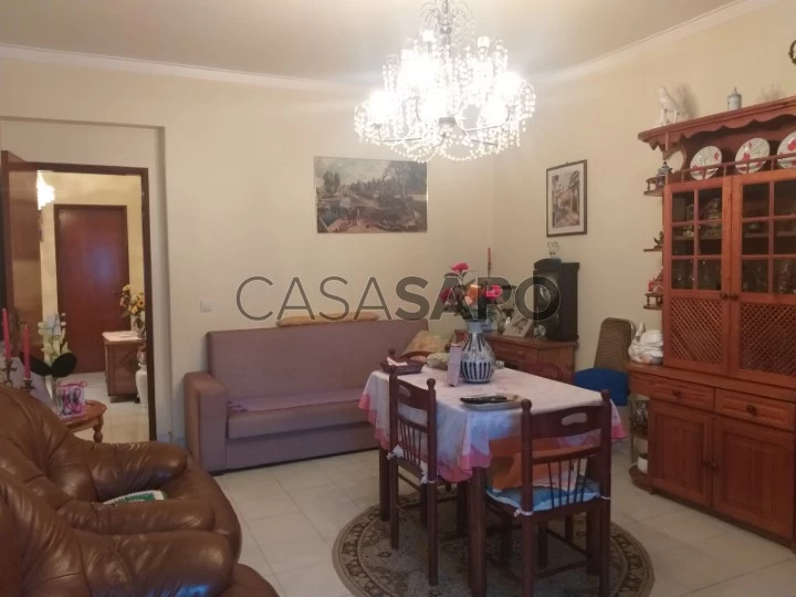 Apartamento T2 Triplex para comprar no Seixal