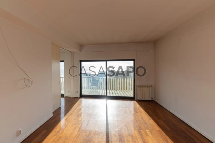 Apartamento T3 Duplex para alugar no Porto