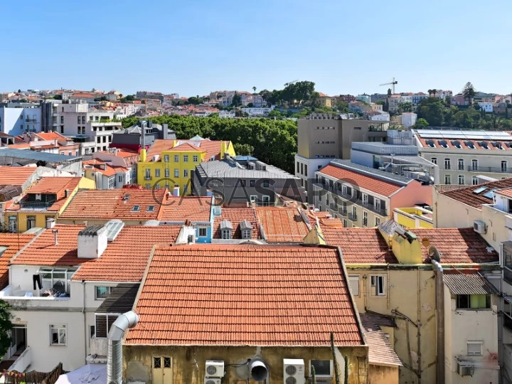 Apartamento T2 com vista cidade junto à Av. Liberdade, Lisboa