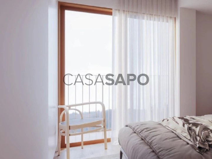 2 bedroom apartment with balconies and parking, near Marquês Pombal, Lisbon