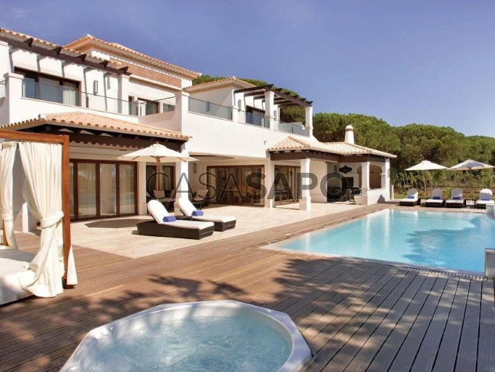 5-bedroom luxury villa with jacuzzi and private garden in Pine Cliffs Resort, Algarve