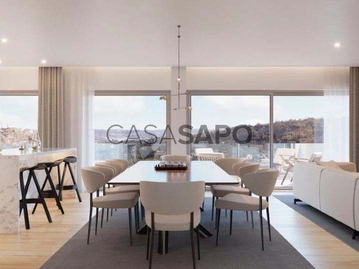 3 bedroom apartment with balconies and parking, Campolide, Lisbon