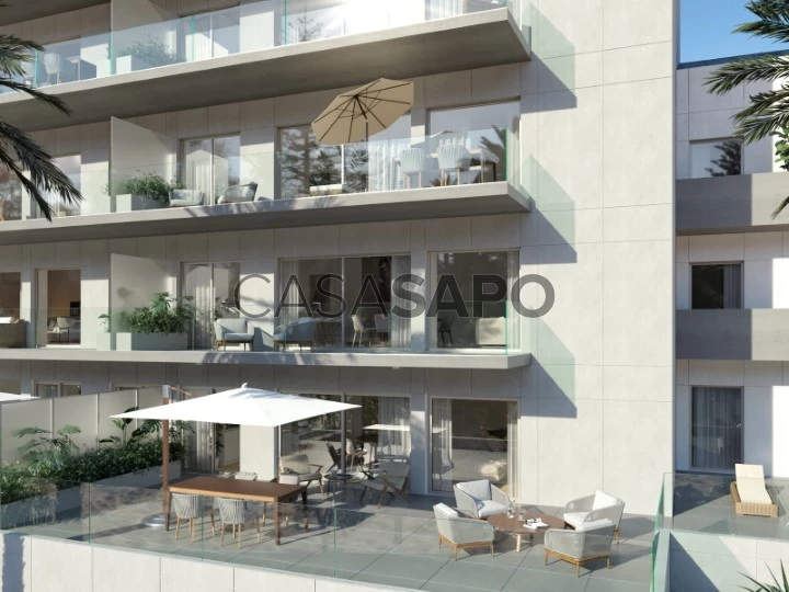 Apartamento T3 com varandas e estacionamento, Campolide, Lisboa