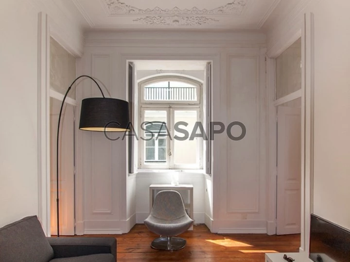 Apartamento T2+2 de estilo Pombalino na Baixa de Lisboa