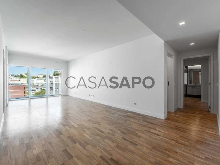 Apartamento T3 com varandins e estacionamento, Av. 5 Outubro, Lisboa