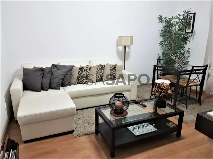 2-bedroom apartment with patio in Anjos, Lisbon