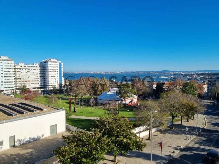 Apartamento T4 para comprar em Almada