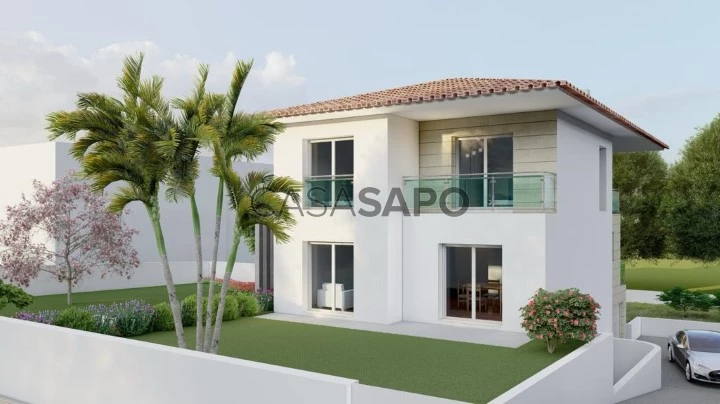 Moradia T4 Triplex para comprar em Coimbra