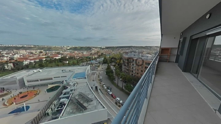 Apartamento T2, novo, com varanda e box para um carro, situado nas Colinas do Cruzeiro. (15)