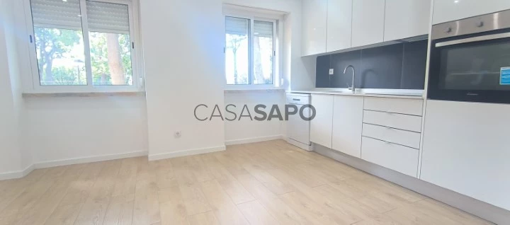 Apartamento T2, remodelado, Casal de São Brás.