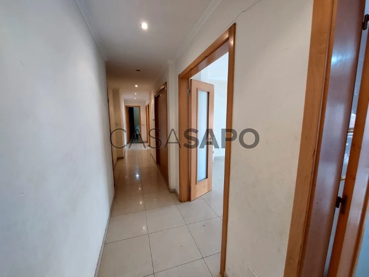 Apartamento T2 Triplex para comprar no Barreiro