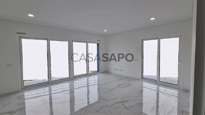 Sala Apartamento T2 novo vende-se Figueira