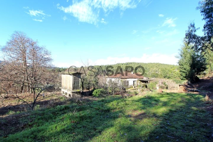Vianaazul - Petite ferme avec maison en pierre pour la restauration. Terrain d'environ 40 000 m2 à Meixedo, Viana do Castelo.