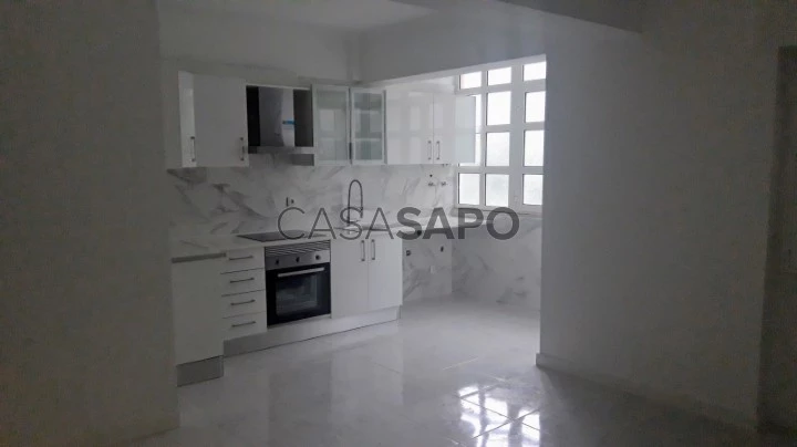 Apartamento T3 para comprar na Amadora