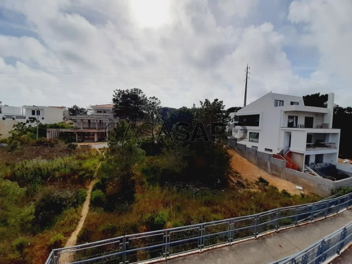 Terreno urbano com 257 m2 para construção de moradia no Feijó, Almada