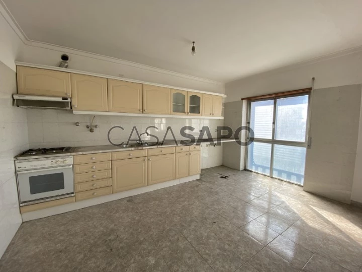 Apartamento T3 em bom Estado de Conservação Junto ao Parque da Paz em Almada