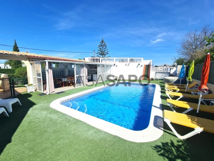Moradia para venda com 4 quartos e piscina no Carvoeiro, Lagoa