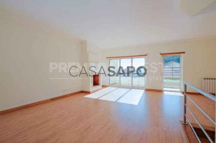 Moradia T4 Triplex para comprar em Sesimbra