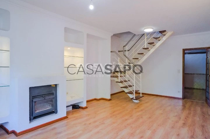 Apartamento T3 Duplex para alugar em Cascais