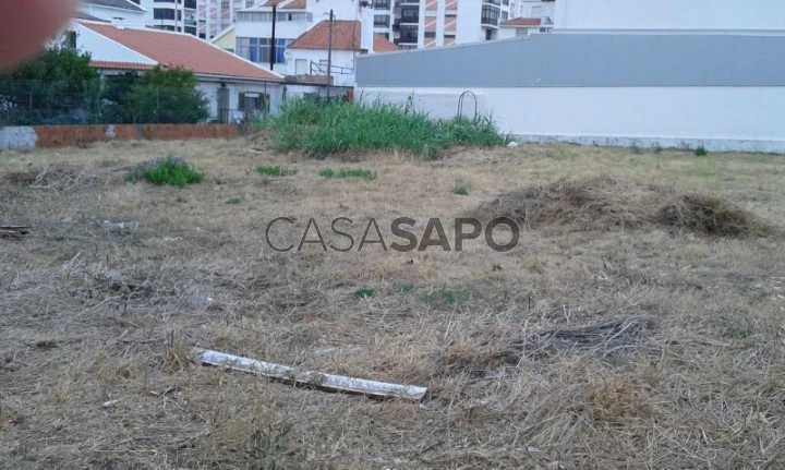 Terreno para comprar na Amadora