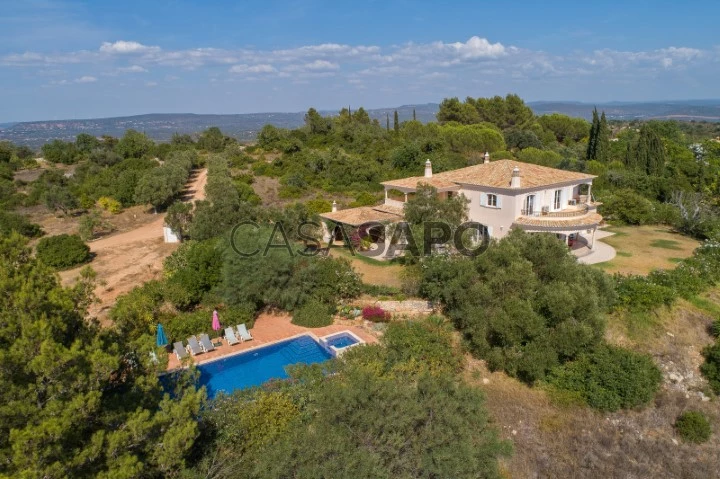 Villa with swimming pool and 5ha plot in Tunis, Algarve