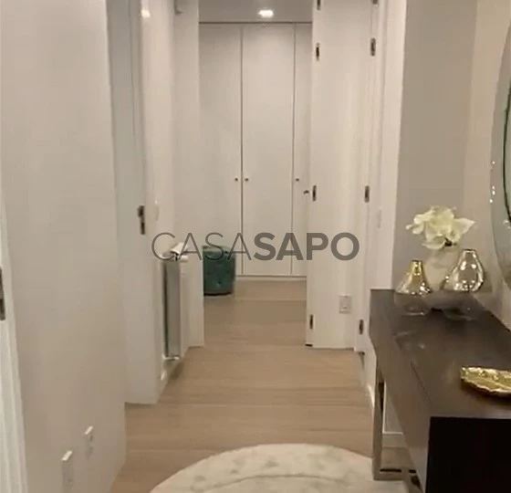 Apartamento T4 para comprar na Amadora