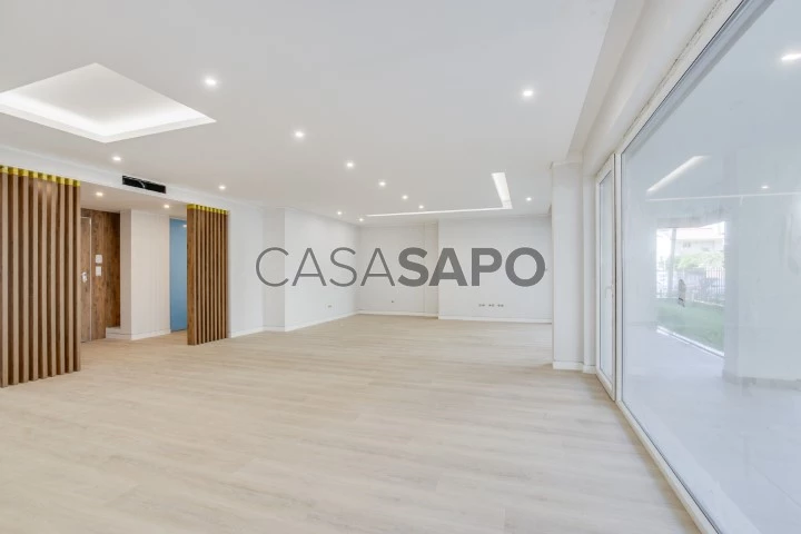 New 4 bedroom apartment with garden in Carcavelos