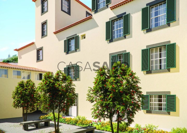 Nuevo apartamento de 2 dormitorios con terraza en el centro de Funchal - Madeira