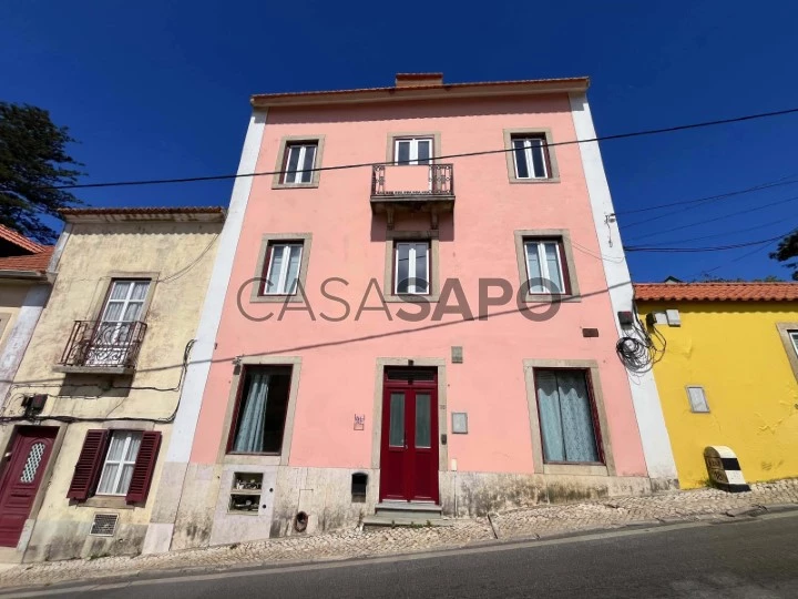 Charmante villa avec 4 appartements dans un logement local