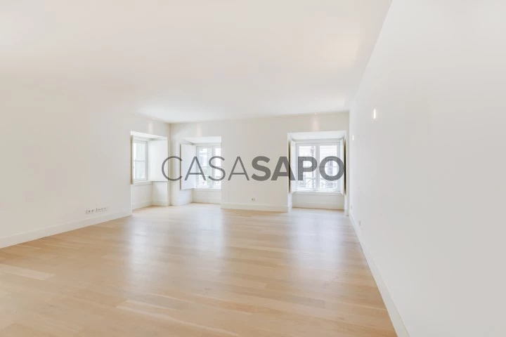 2 bedroom flat in Chiado