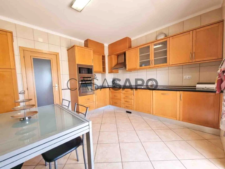 Apartamento de 3 dormitorios en alquiler en Calvário - Estombar