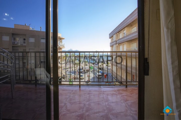 Vivienda con 4 dormitorios y vistas al mar en Puerto de Mazarrón